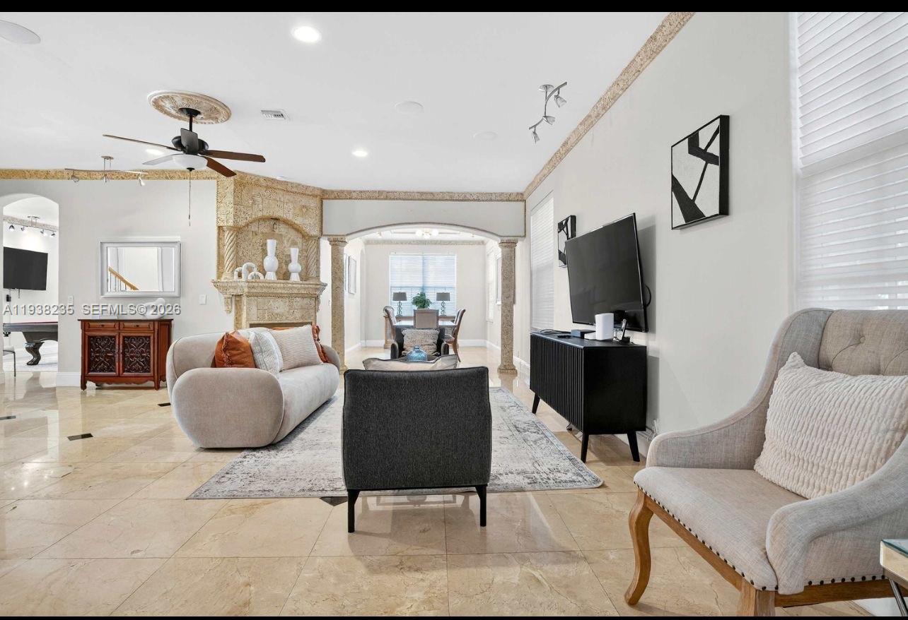 832 Hollywood Blvd Hollywood, FL 33019