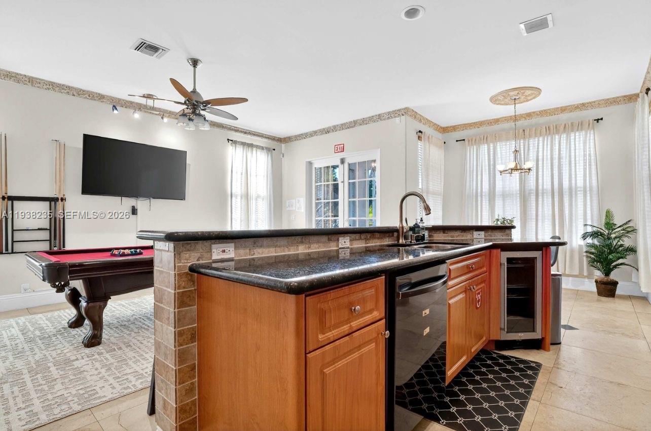 832 Hollywood Blvd Hollywood, FL 33019