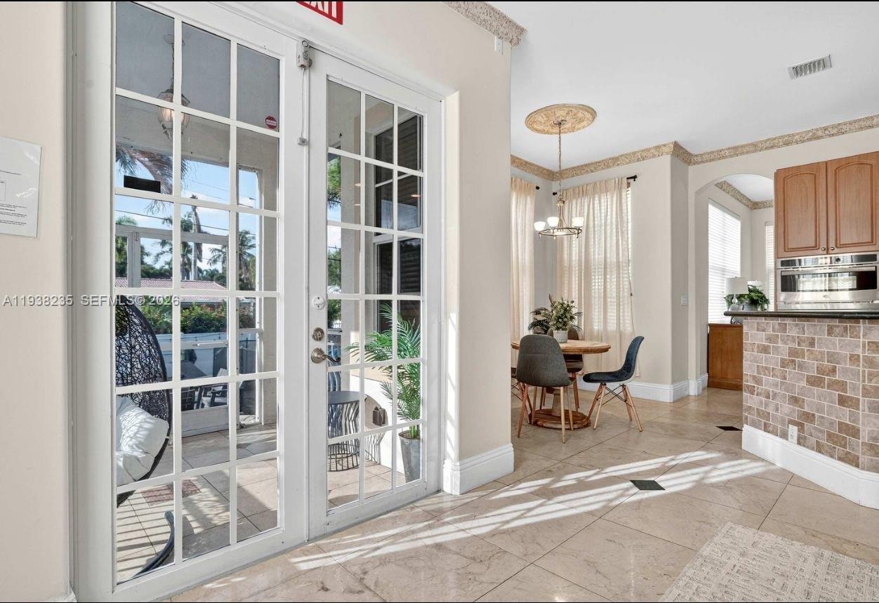 832 Hollywood Blvd Hollywood, FL 33019