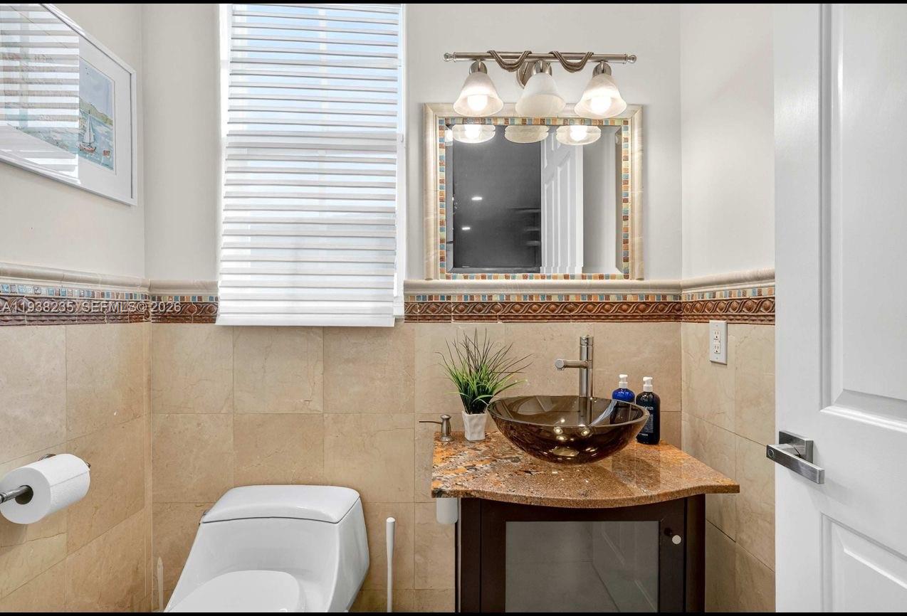 832 Hollywood Blvd Hollywood, FL 33019