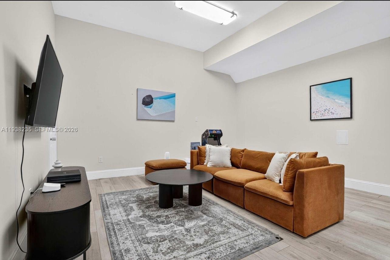 832 Hollywood Blvd Hollywood, FL 33019