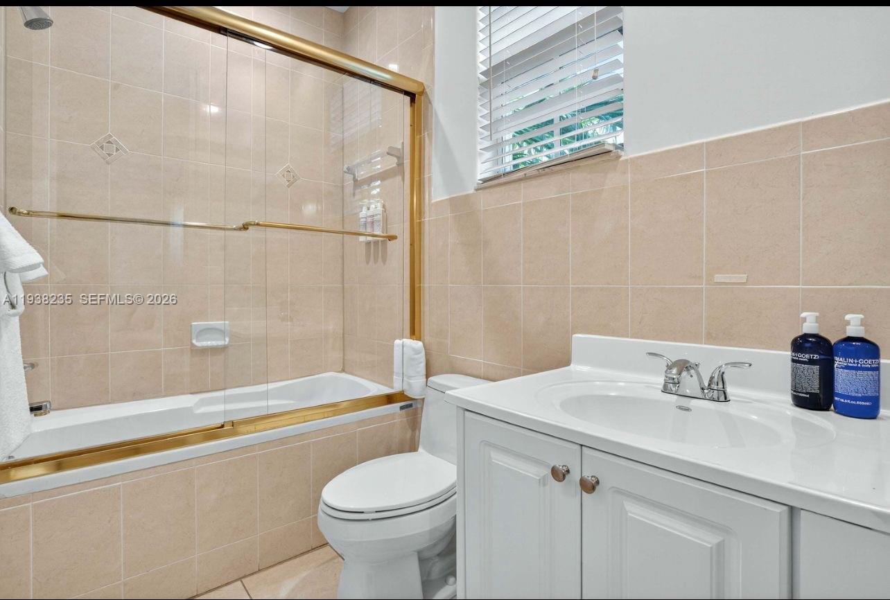 832 Hollywood Blvd Hollywood, FL 33019