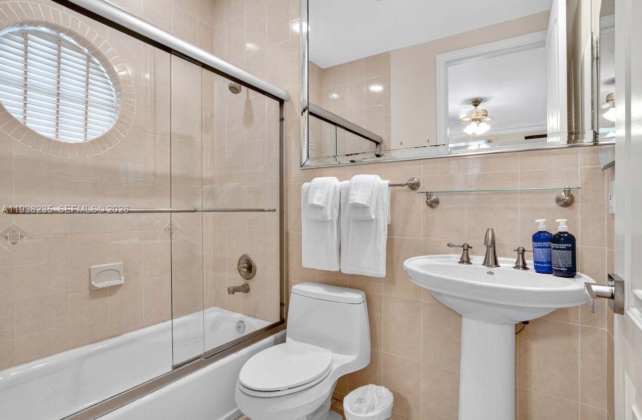 832 Hollywood Blvd Hollywood, FL 33019