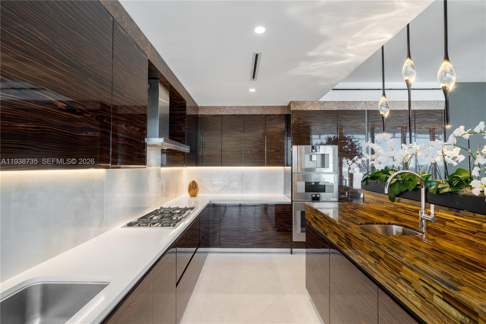 120 Ocean Dr #1400 Miami Beach, FL 33139