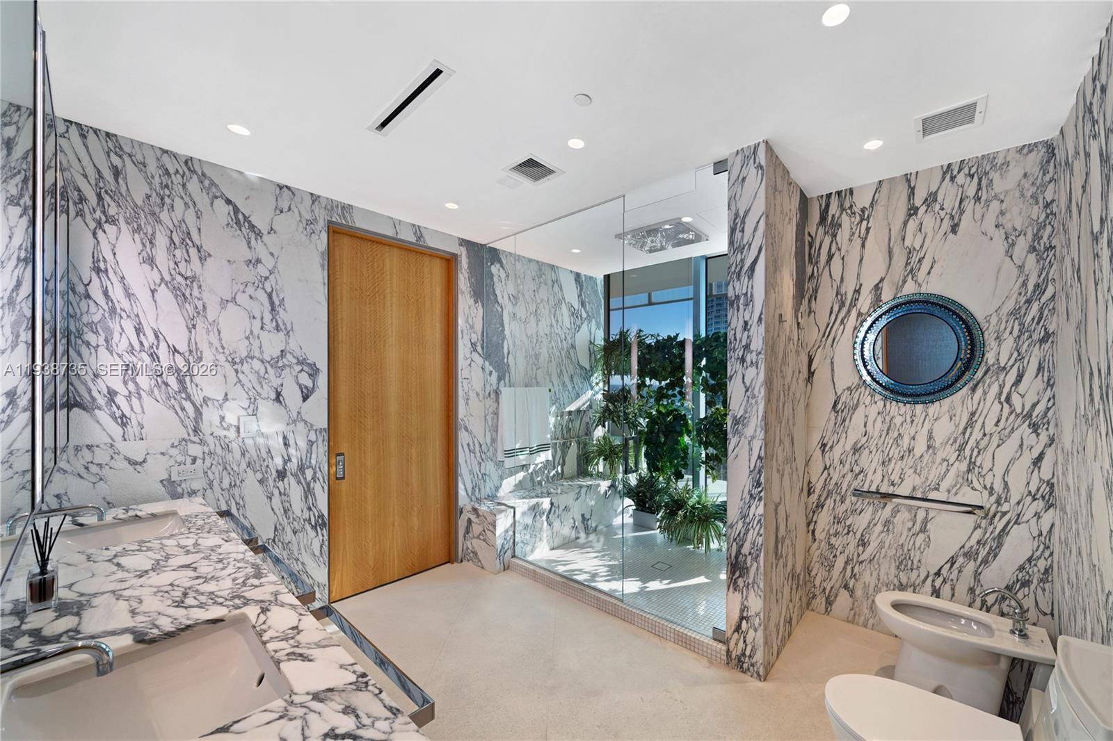 120 Ocean Dr #1400 Miami Beach, FL 33139