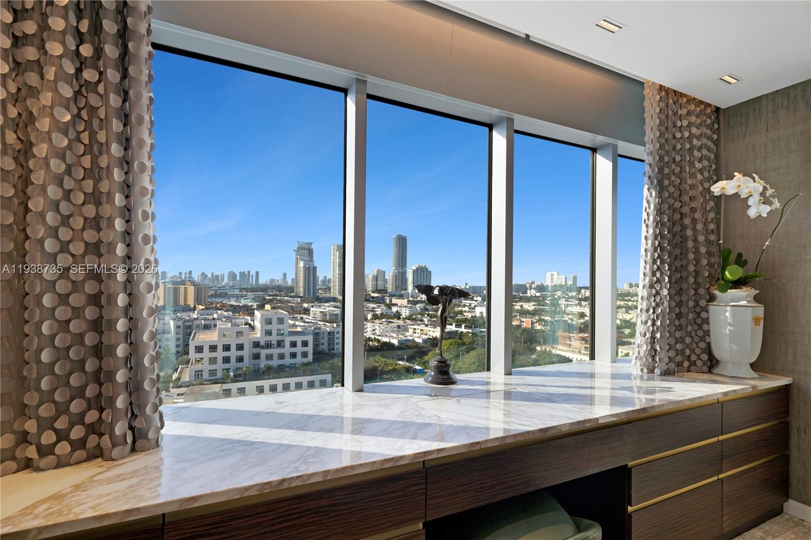 120 Ocean Dr #1400 Miami Beach, FL 33139