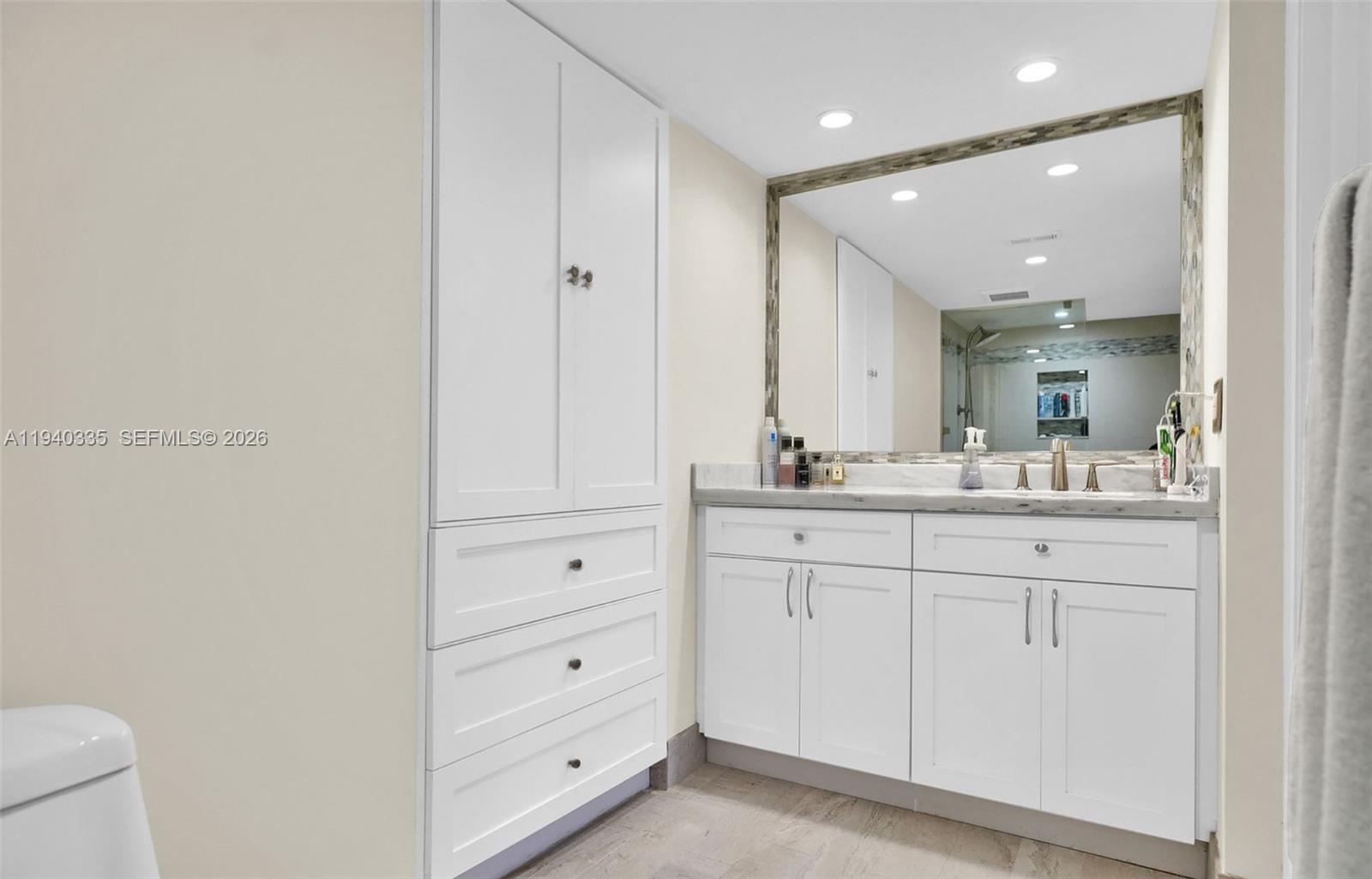 801 N Venetian Dr #201 Miami, FL 33139