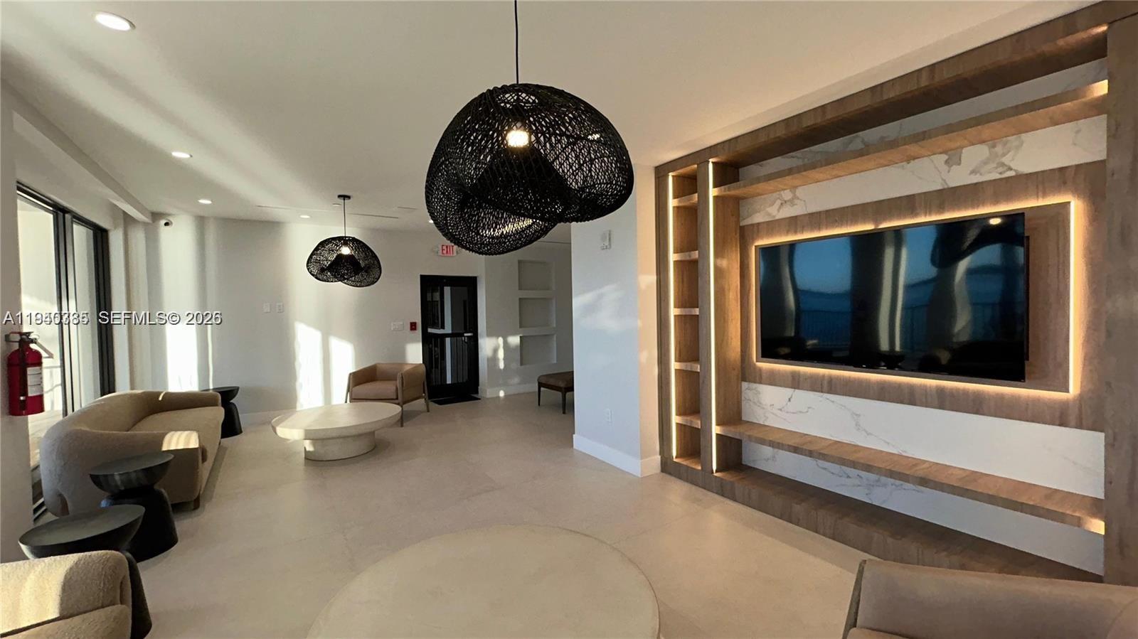 801 N Venetian Dr #201 Miami, FL 33139