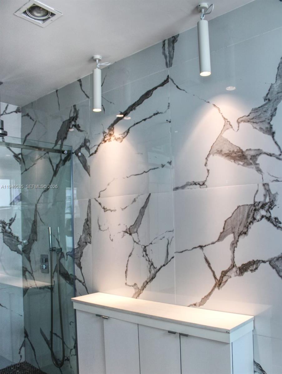 4710 Pine Tree Dr #49 Miami Beach, FL 33140