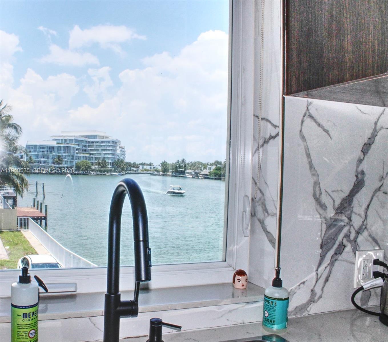 4710 Pine Tree Dr #49 Miami Beach, FL 33140