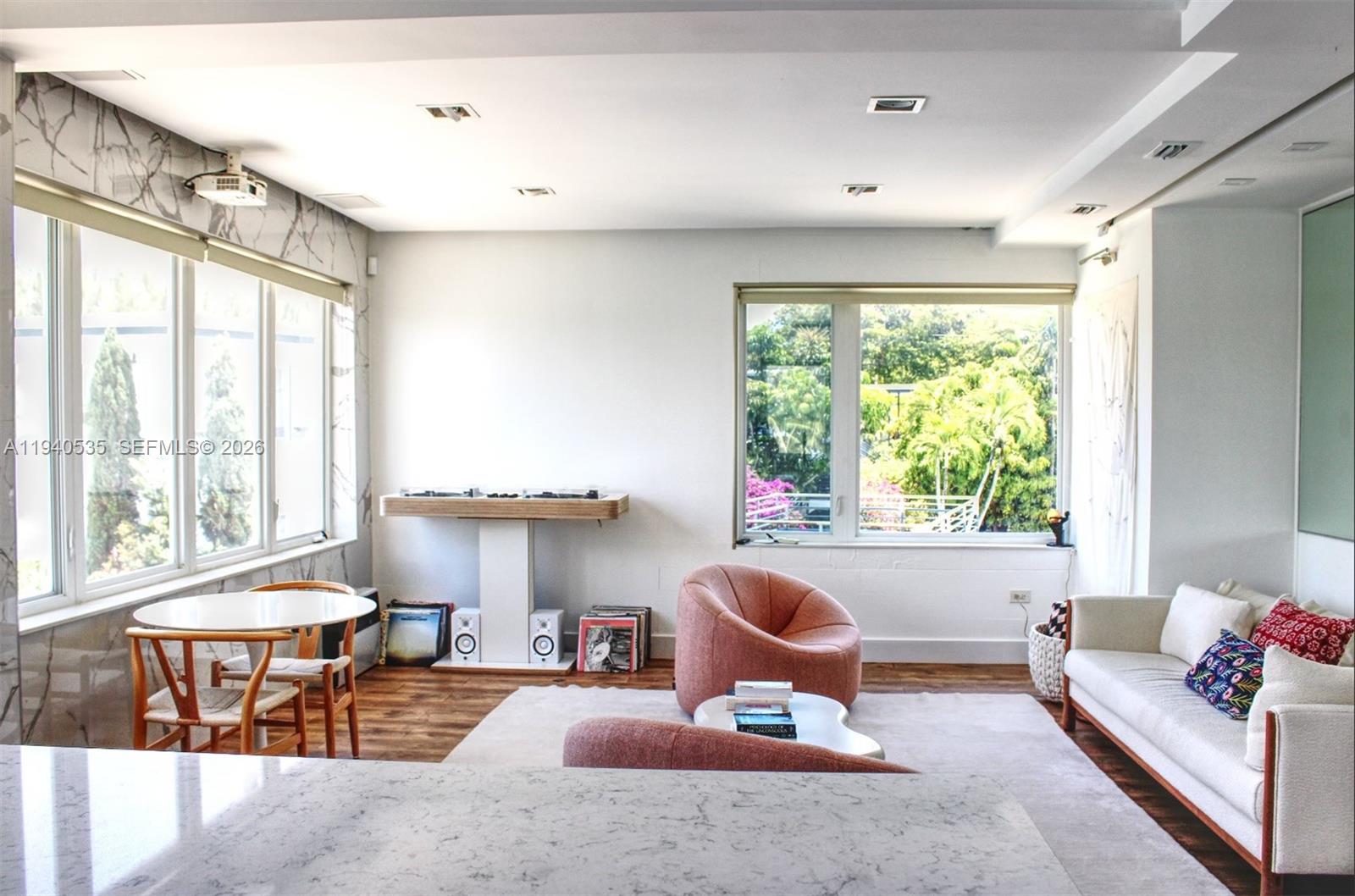 4710 Pine Tree Dr #49 Miami Beach, FL 33140