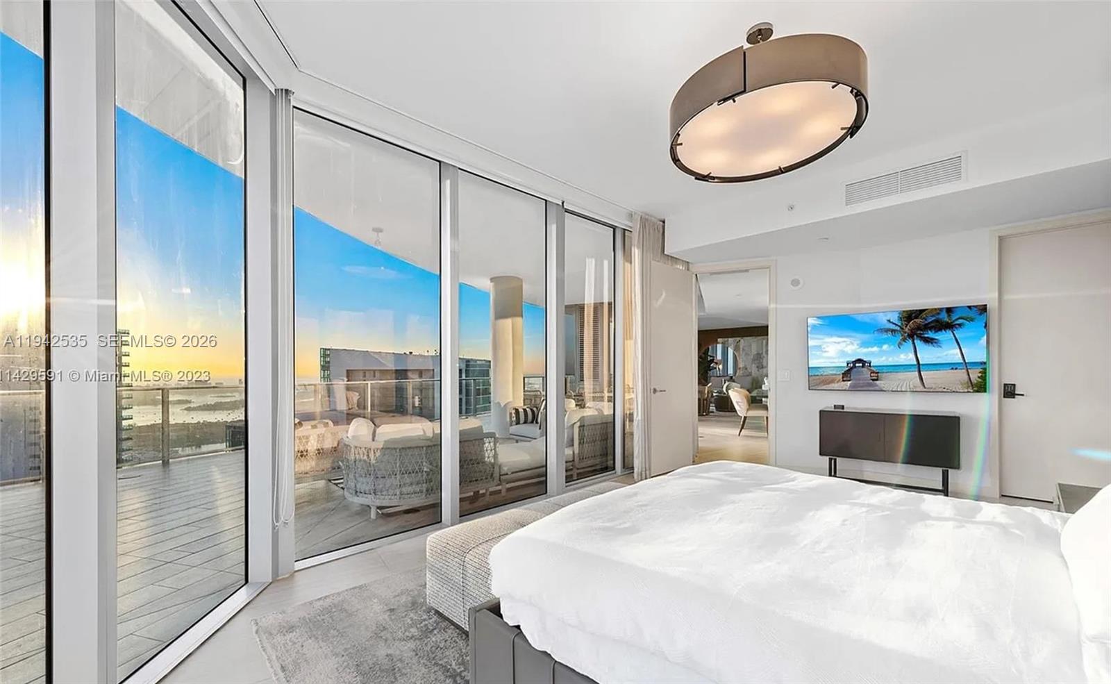 851 NE 1st Ave #5201 Miami, FL 33132