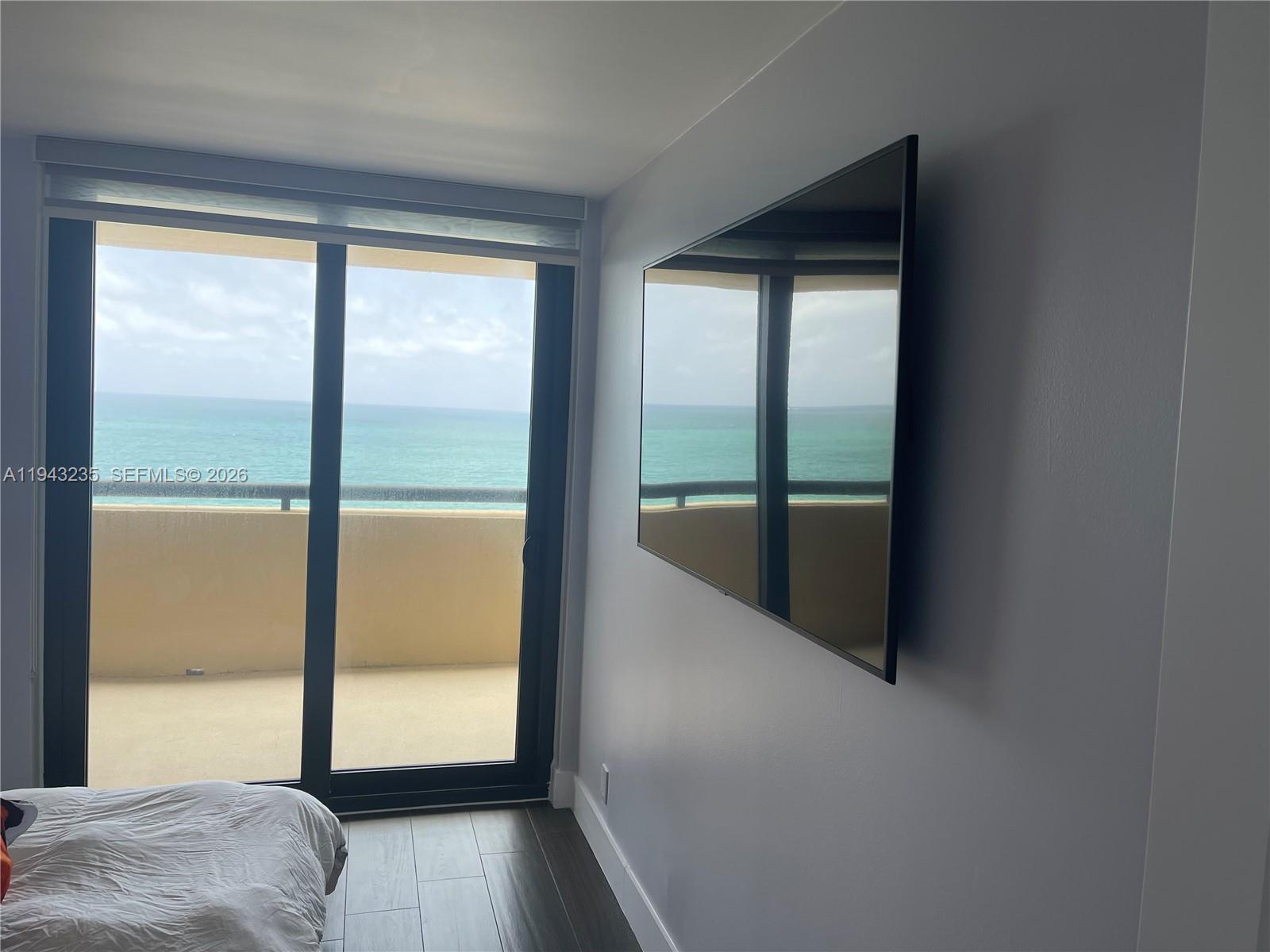 2555 Collins Ave #1409 Miami Beach, FL 33140