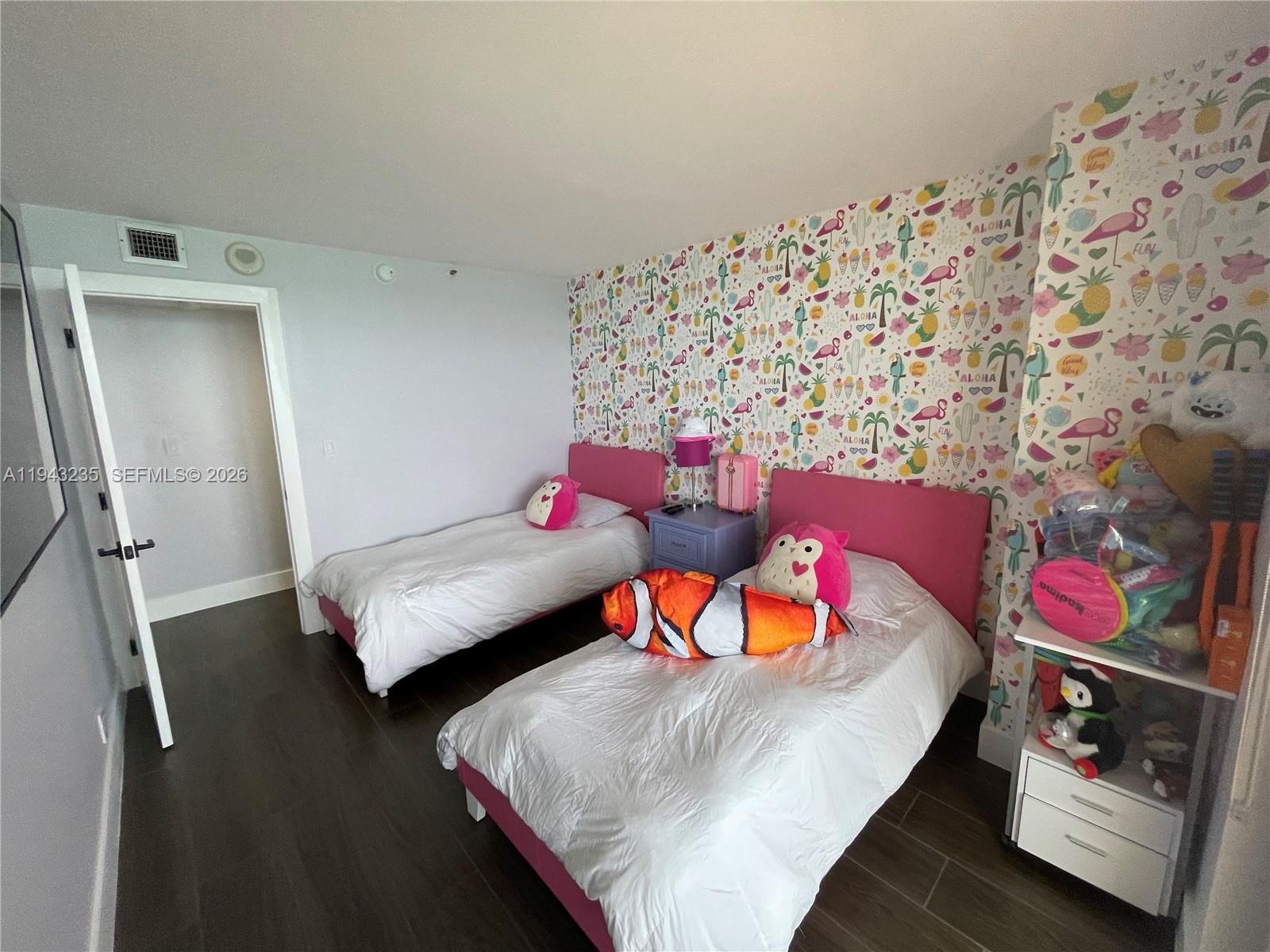 2555 Collins Ave #1409 Miami Beach, FL 33140