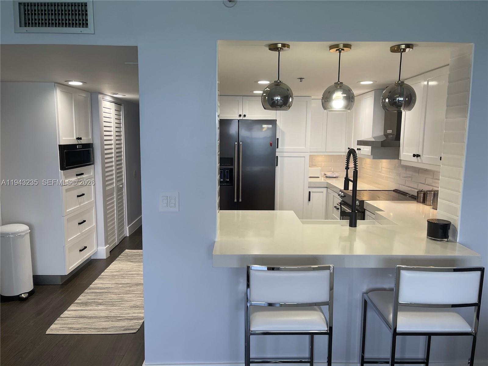 2555 Collins Ave #1409 Miami Beach, FL 33140