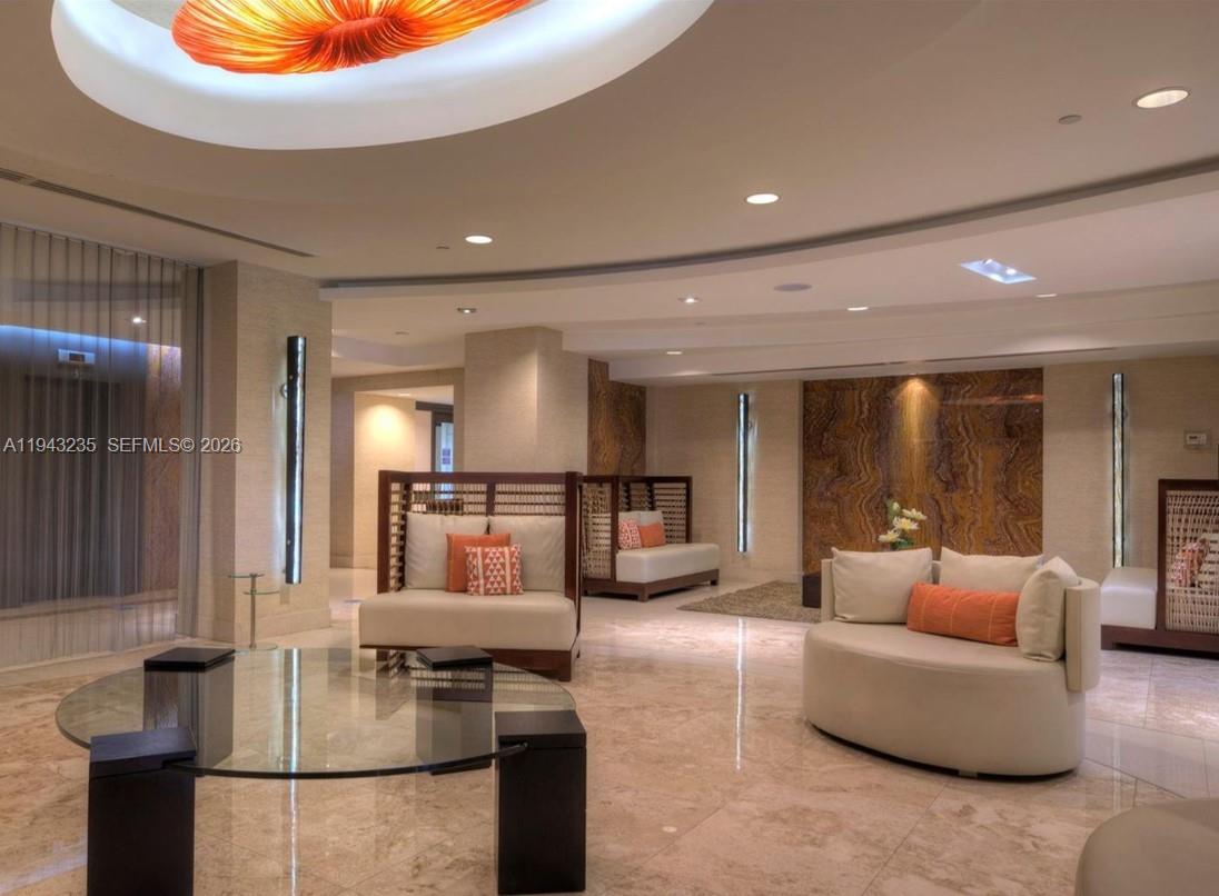 2555 Collins Ave #1409 Miami Beach, FL 33140