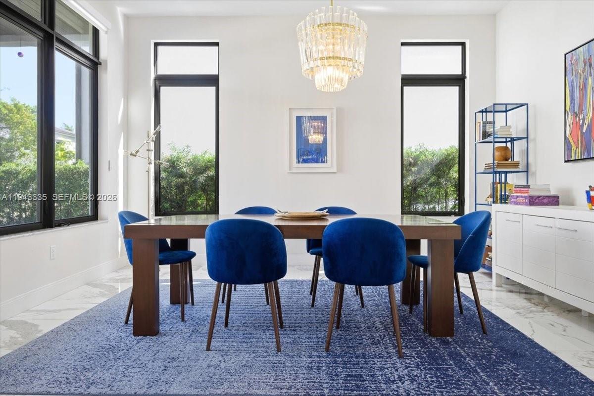 8156 NW 48th Ter Doral, FL 33166