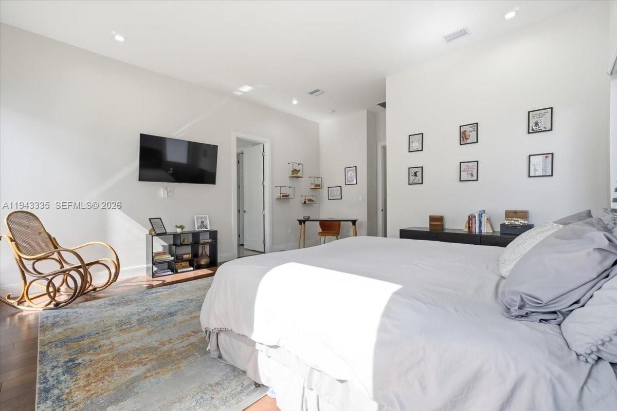 8156 NW 48th Ter Doral, FL 33166