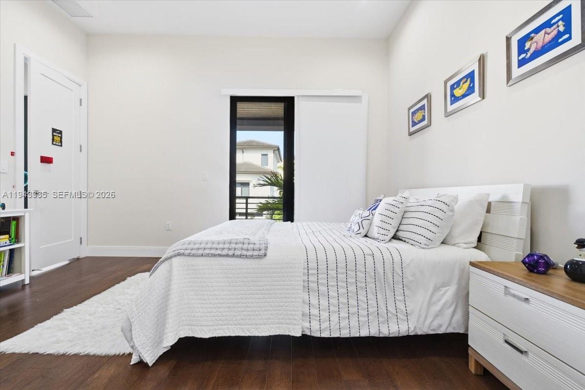 8156 NW 48th Ter Doral, FL 33166