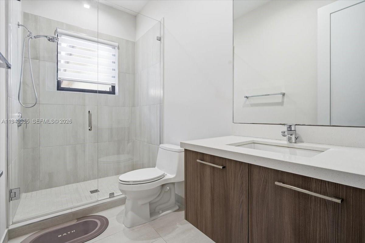 8156 NW 48th Ter Doral, FL 33166