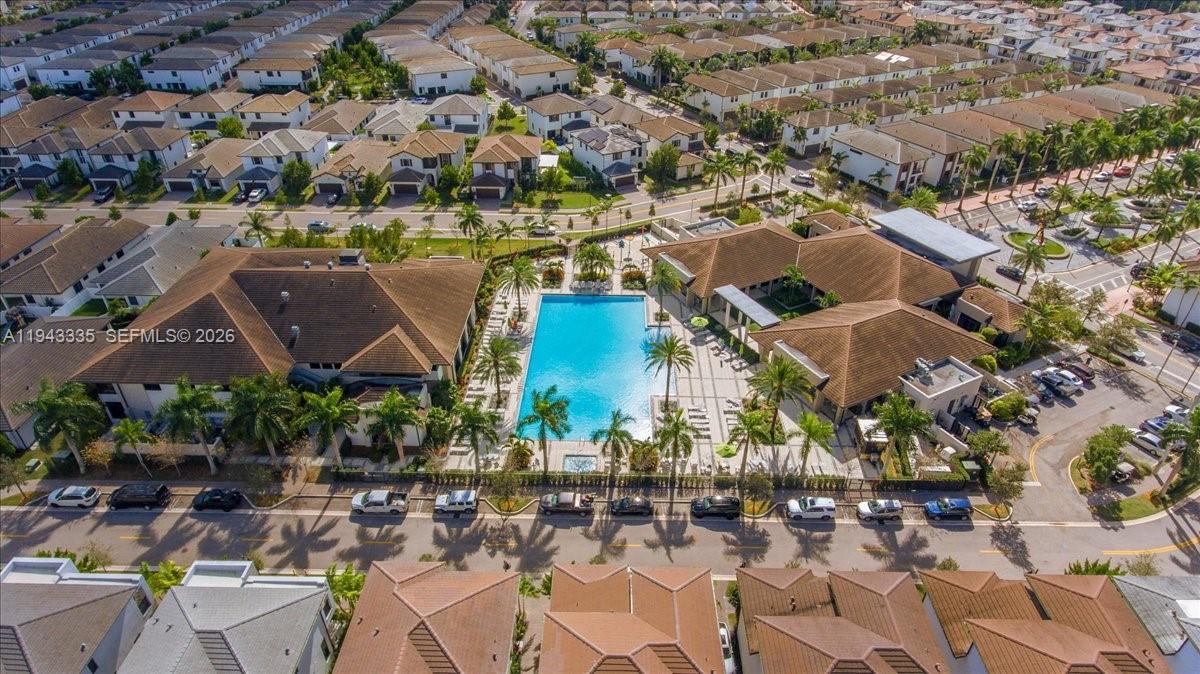 8156 NW 48th Ter Doral, FL 33166