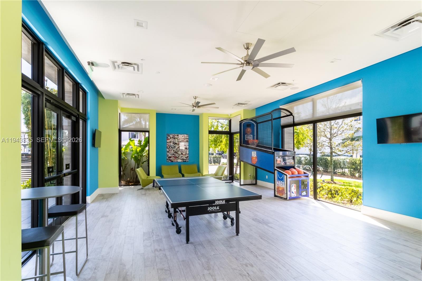 8156 NW 48th Ter Doral, FL 33166