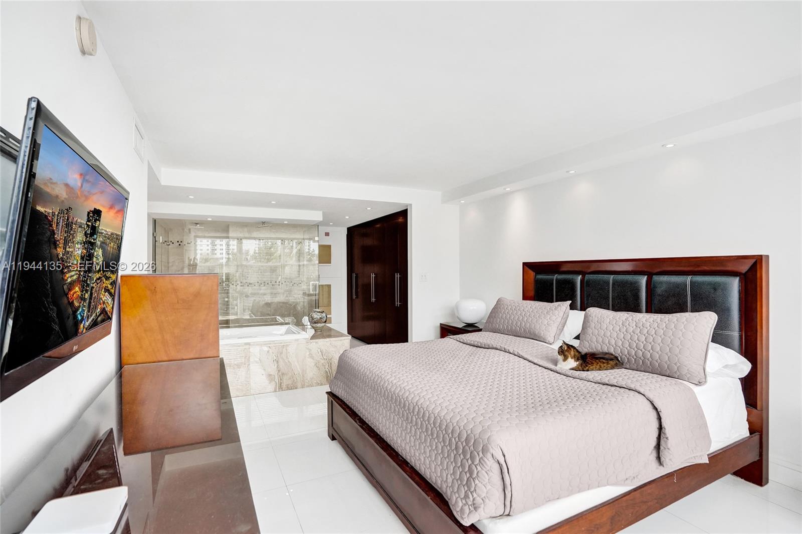 1000 Parkview Dr #330 Hallandale Beach, FL 33009