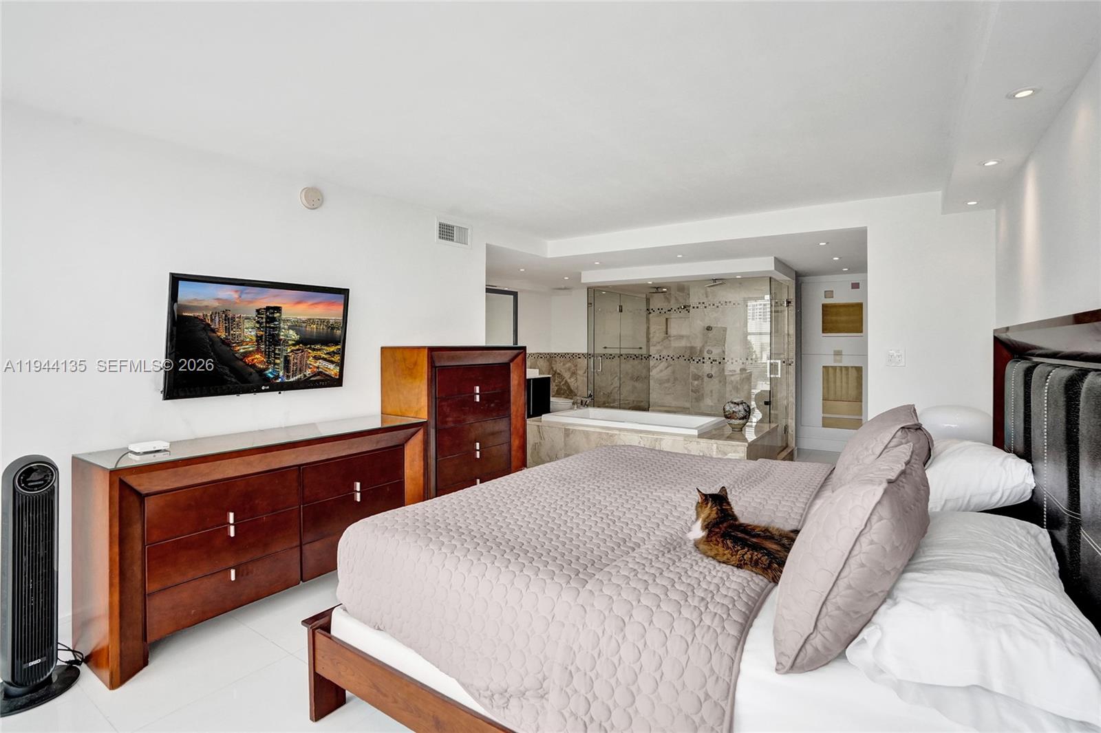 1000 Parkview Dr #330 Hallandale Beach, FL 33009