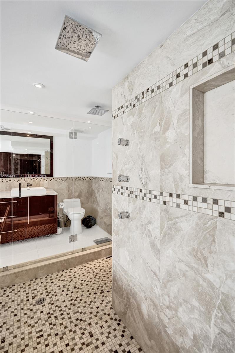 1000 Parkview Dr #330 Hallandale Beach, FL 33009