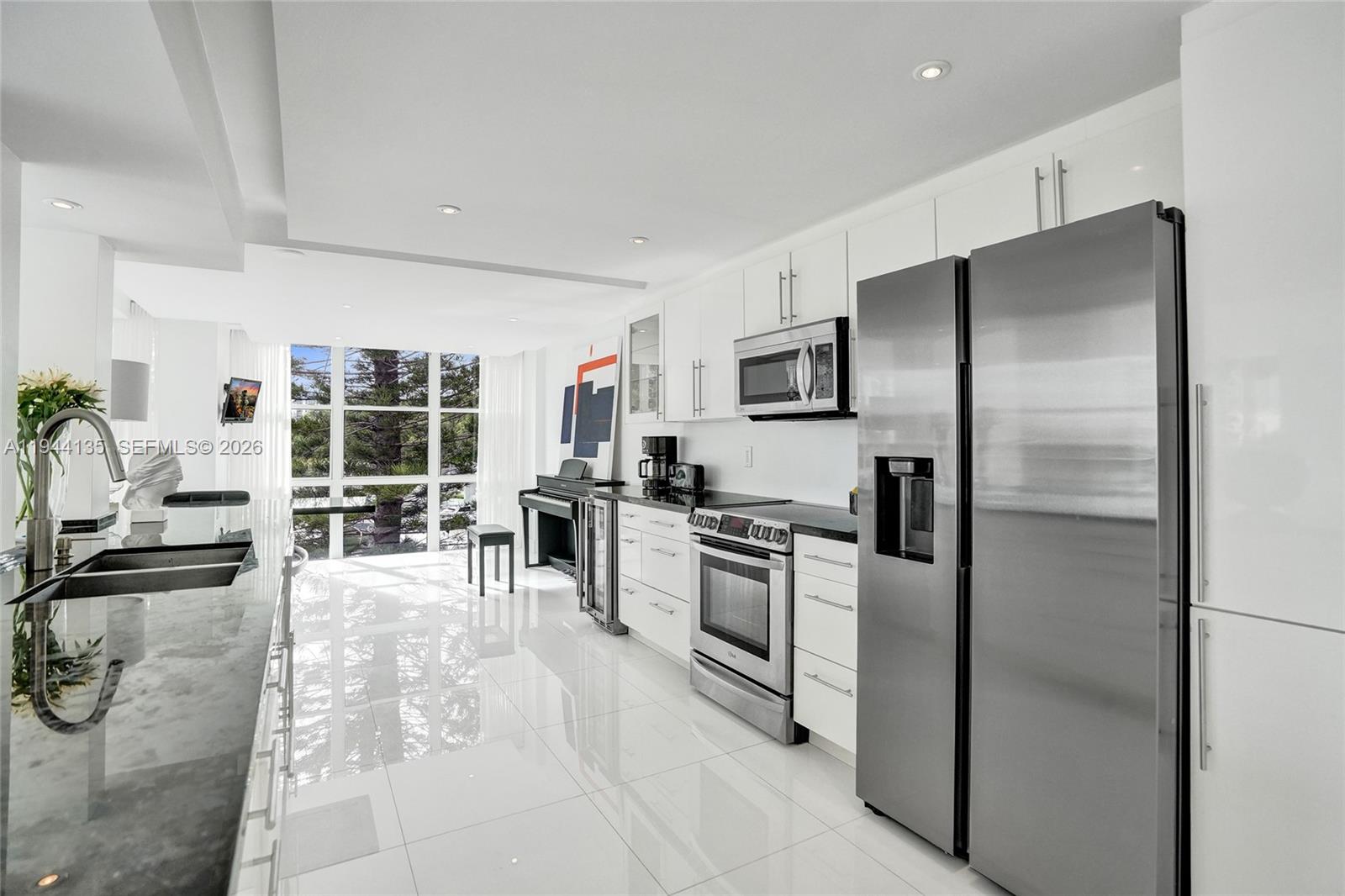 1000 Parkview Dr #330 Hallandale Beach, FL 33009