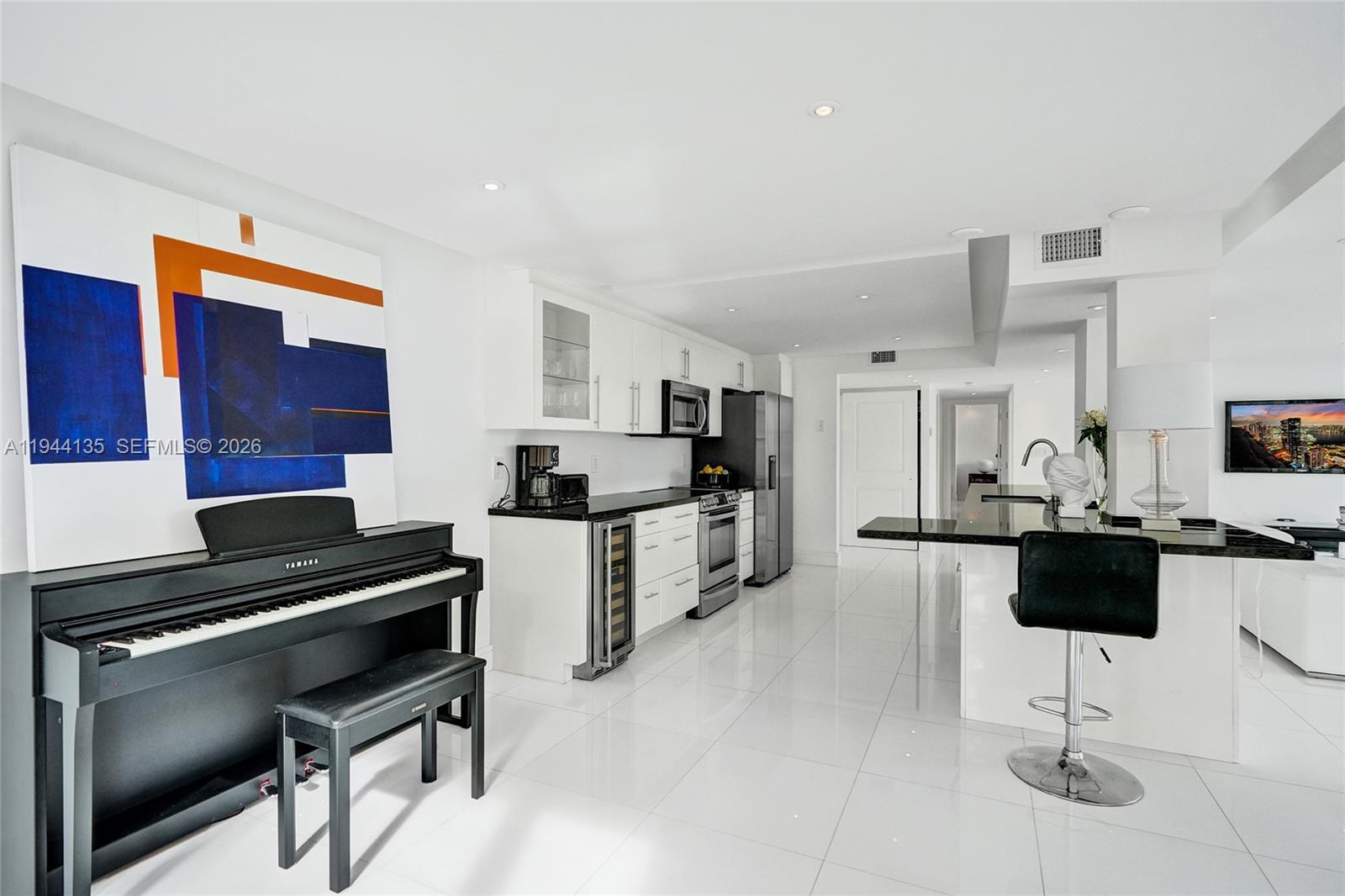 1000 Parkview Dr #330 Hallandale Beach, FL 33009