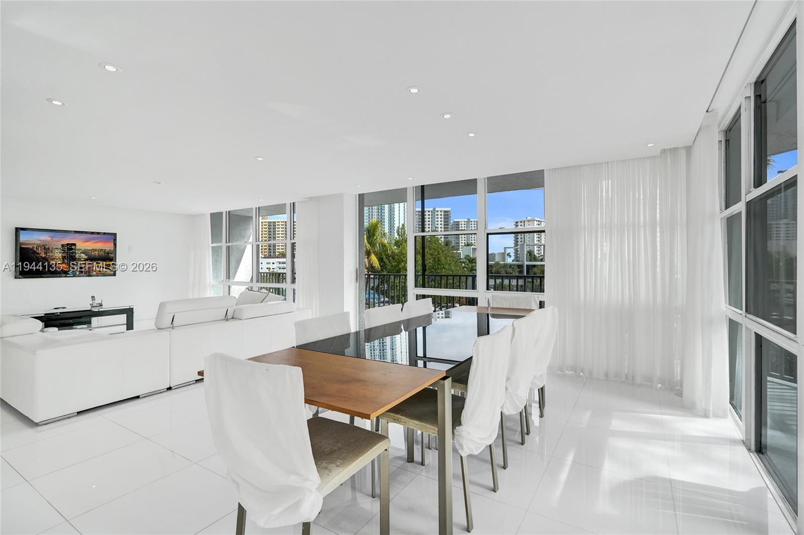 1000 Parkview Dr #330 Hallandale Beach, FL 33009