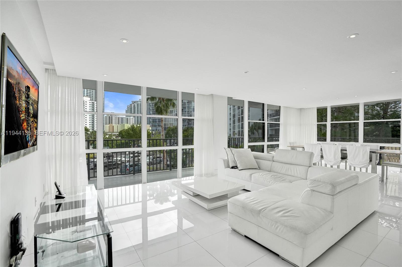 1000 Parkview Dr #330 Hallandale Beach, FL 33009