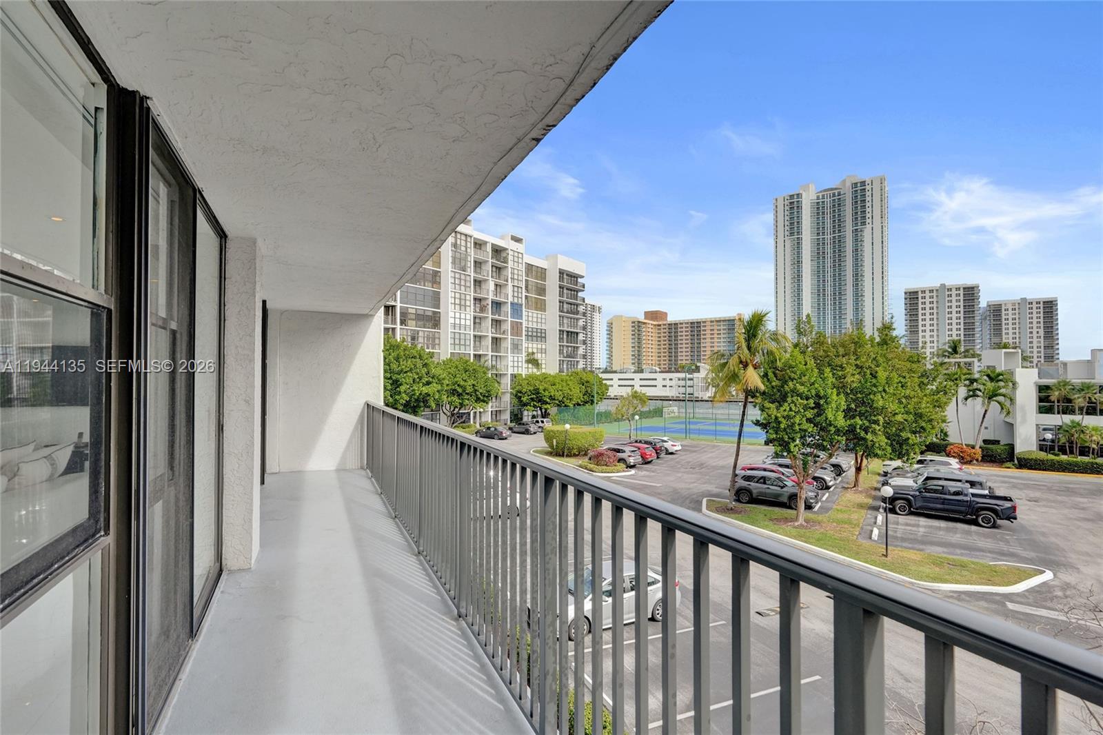 1000 Parkview Dr #330 Hallandale Beach, FL 33009