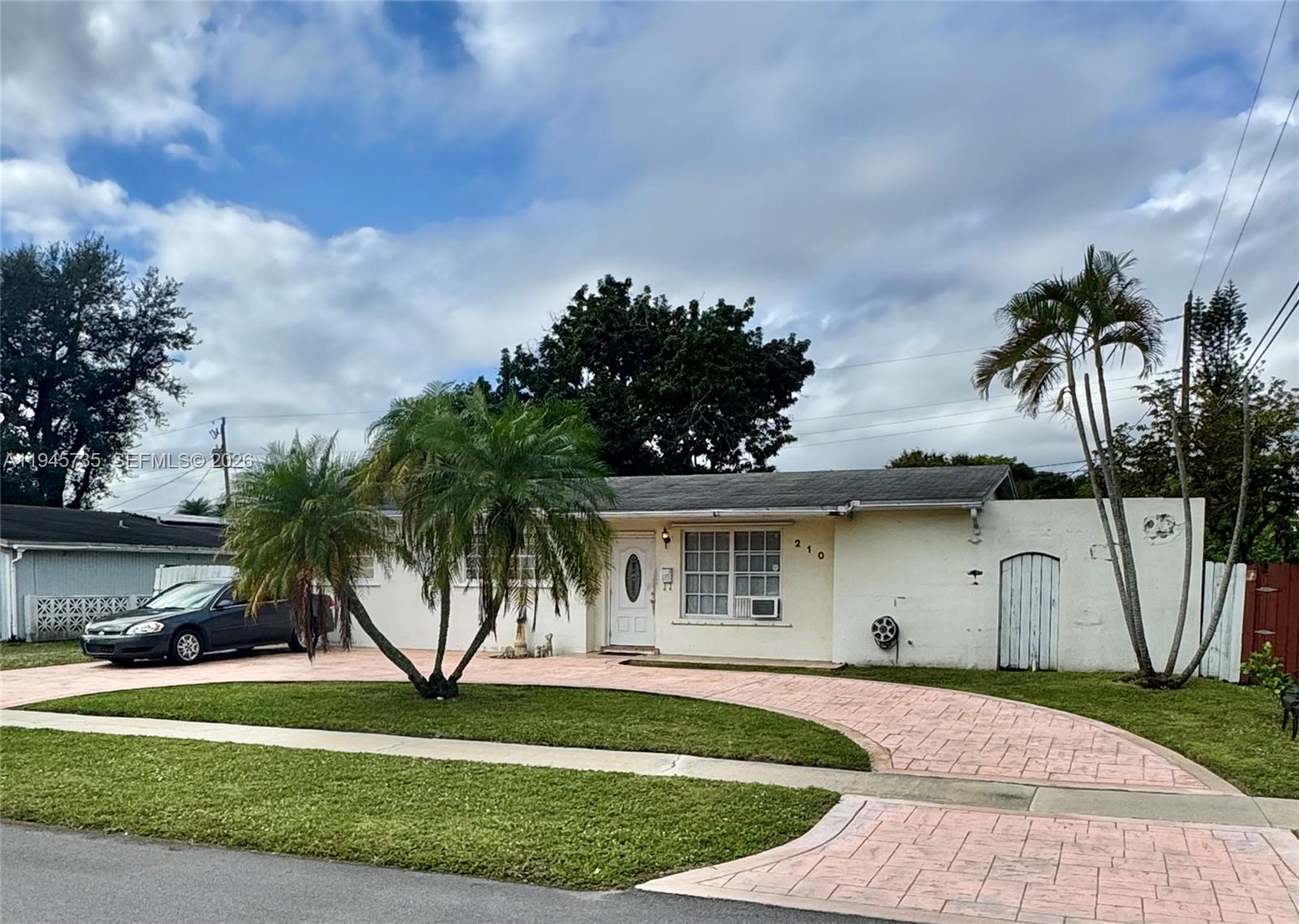 210 SW 65th Ave Pembroke Pines, FL 33023