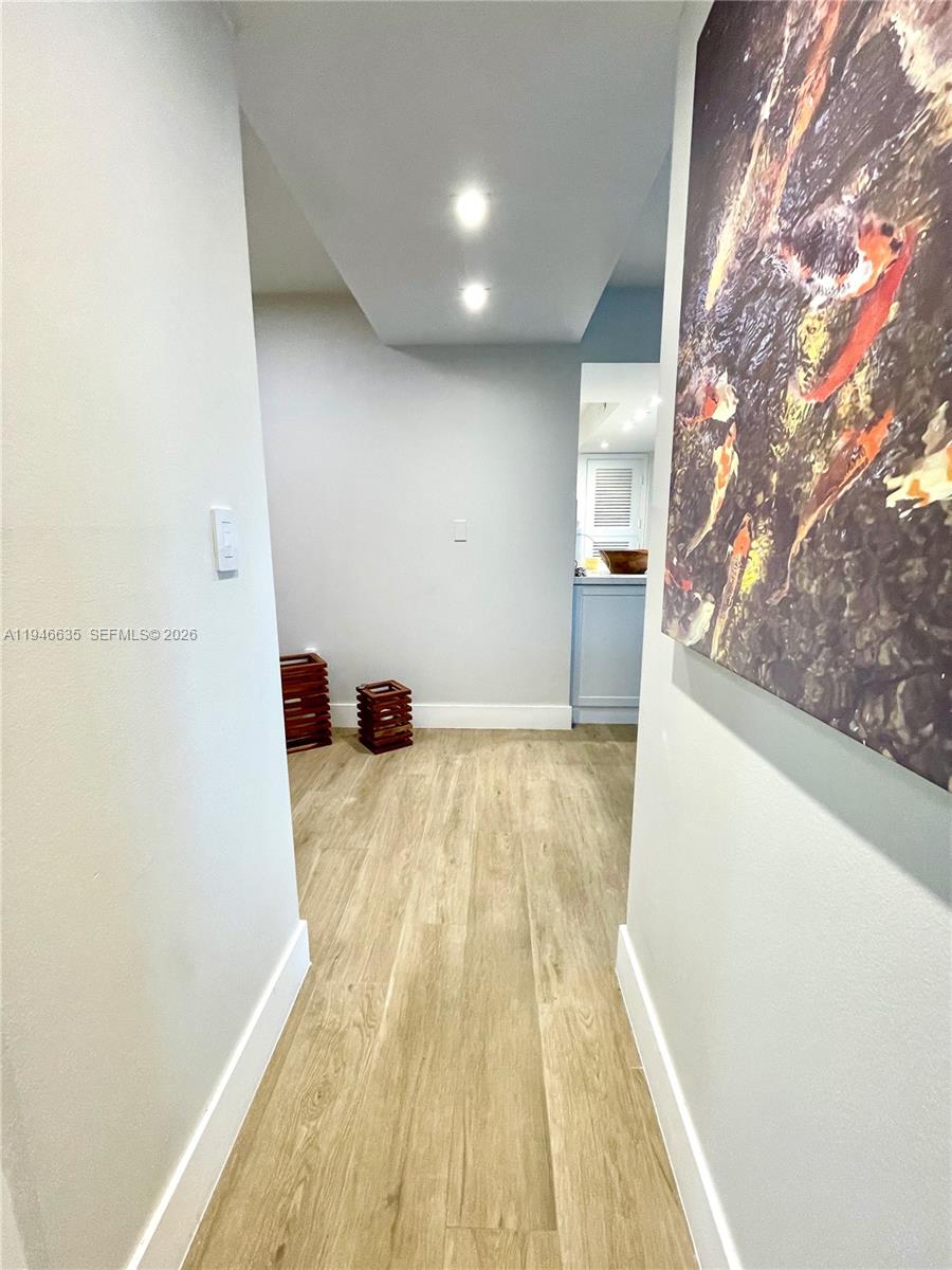 9800 W Bay Hbr Dr #404 Bay Harbor Islands, FL 33154