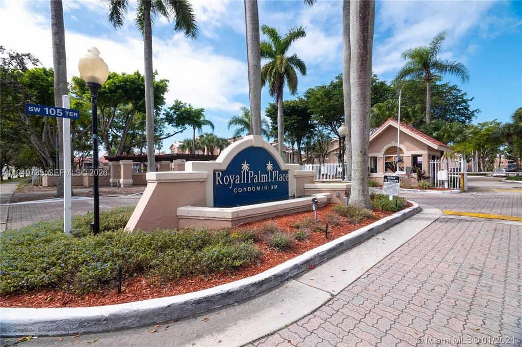 10521 SW 157th Pl #303