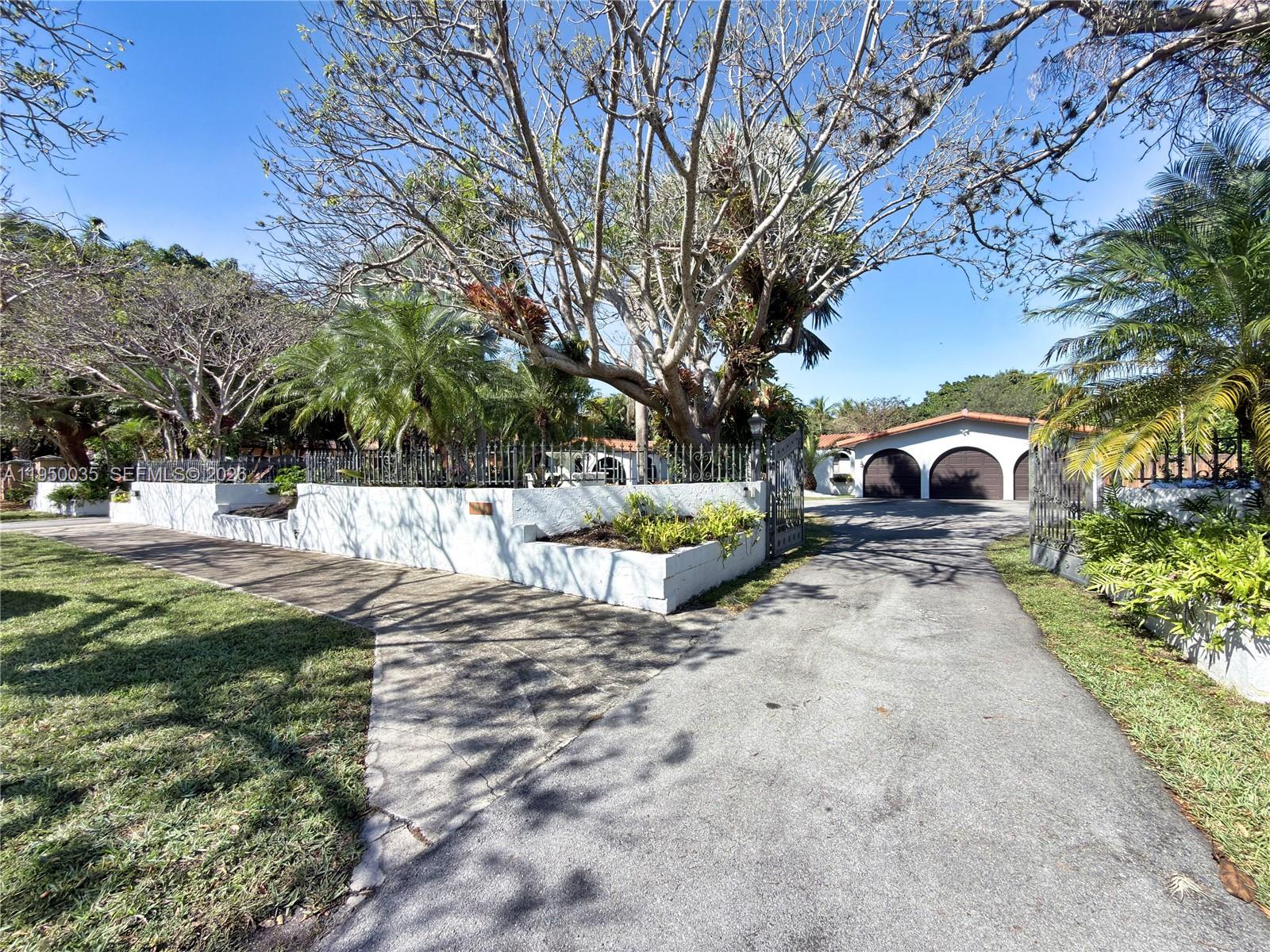 7925 SW 124th St Pinecrest, FL 33156