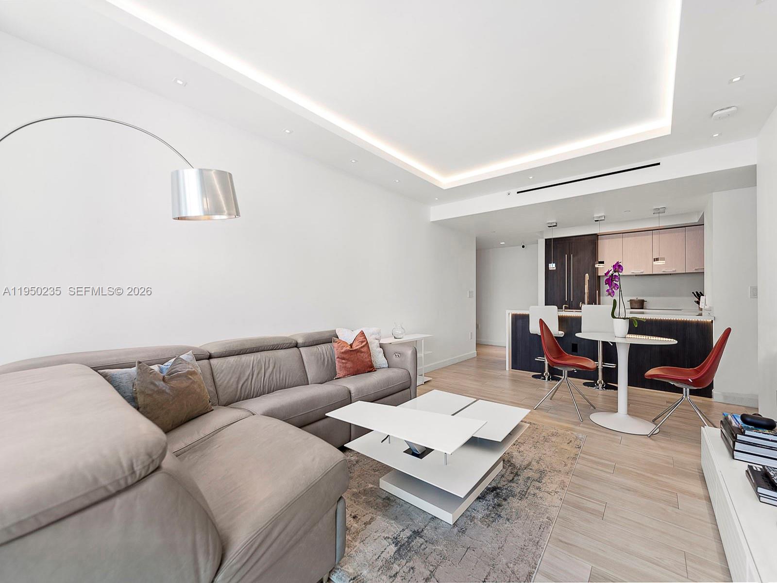 image 500 Brickell East13