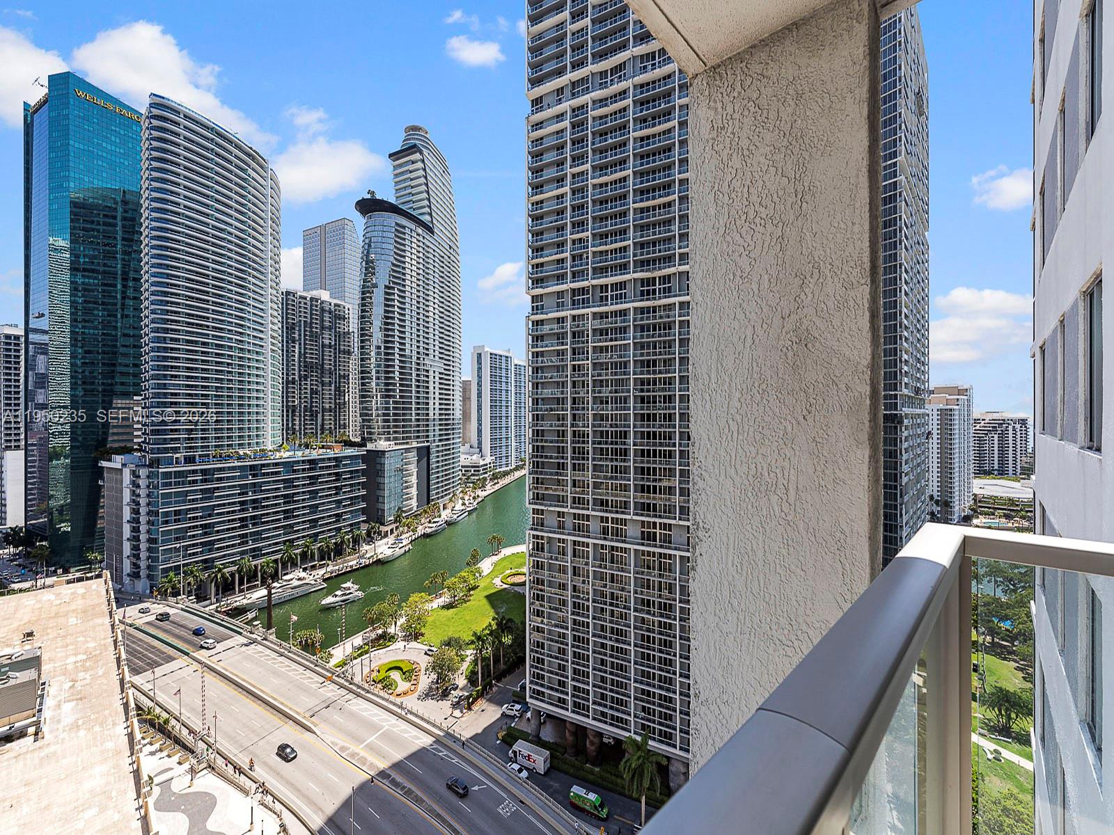 image 500 Brickell East34