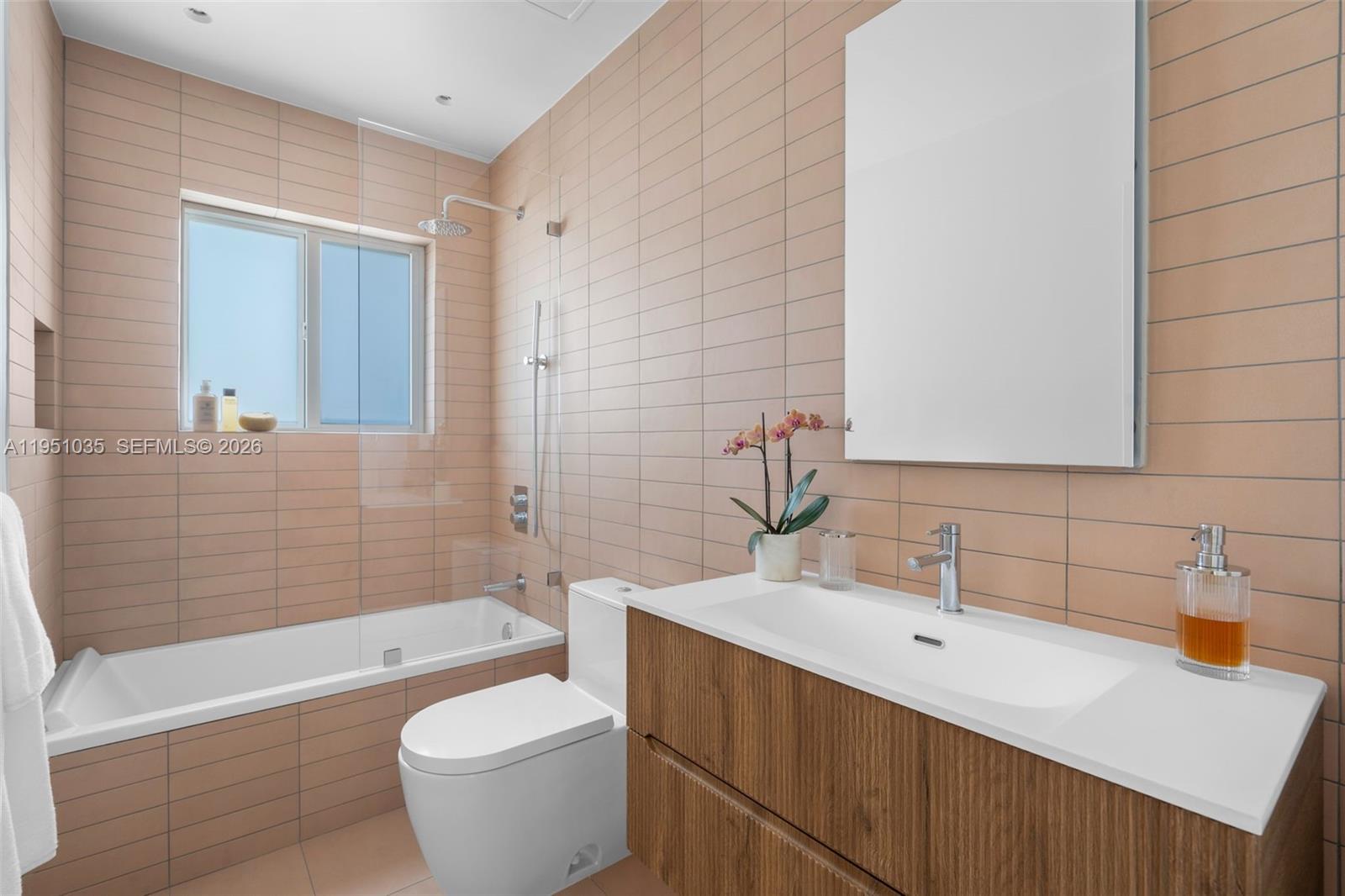 1040 NE 85th St Miami, FL 33138