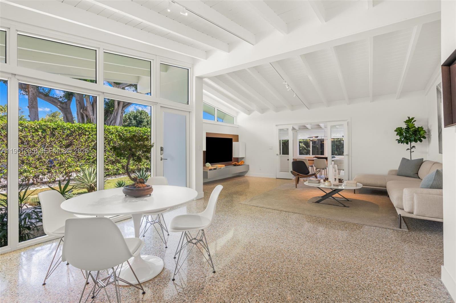 1040 NE 85th St Miami, FL 33138