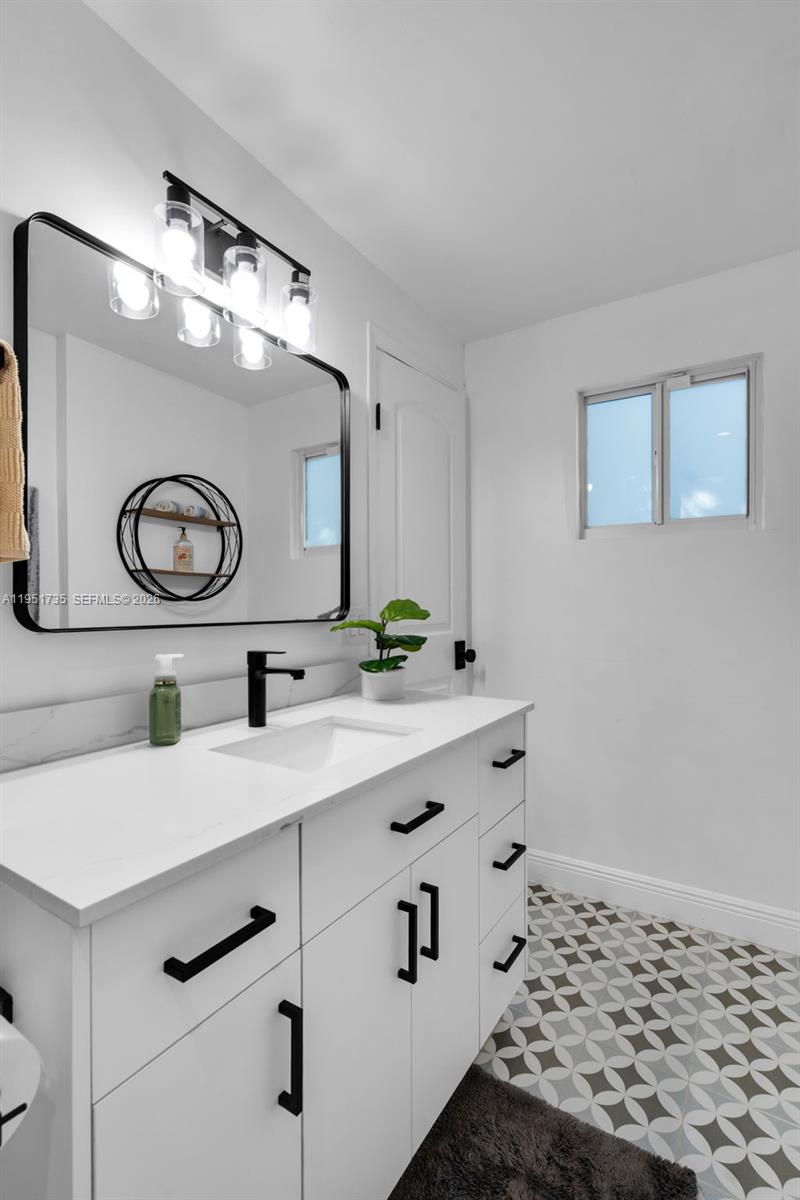 5930 SW 47th St Miami, FL 33155