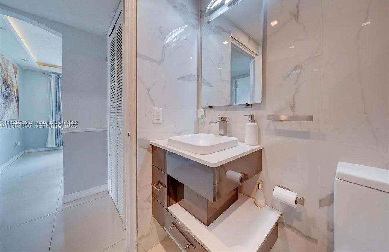 801 E 16th Pl Hialeah, FL 33010