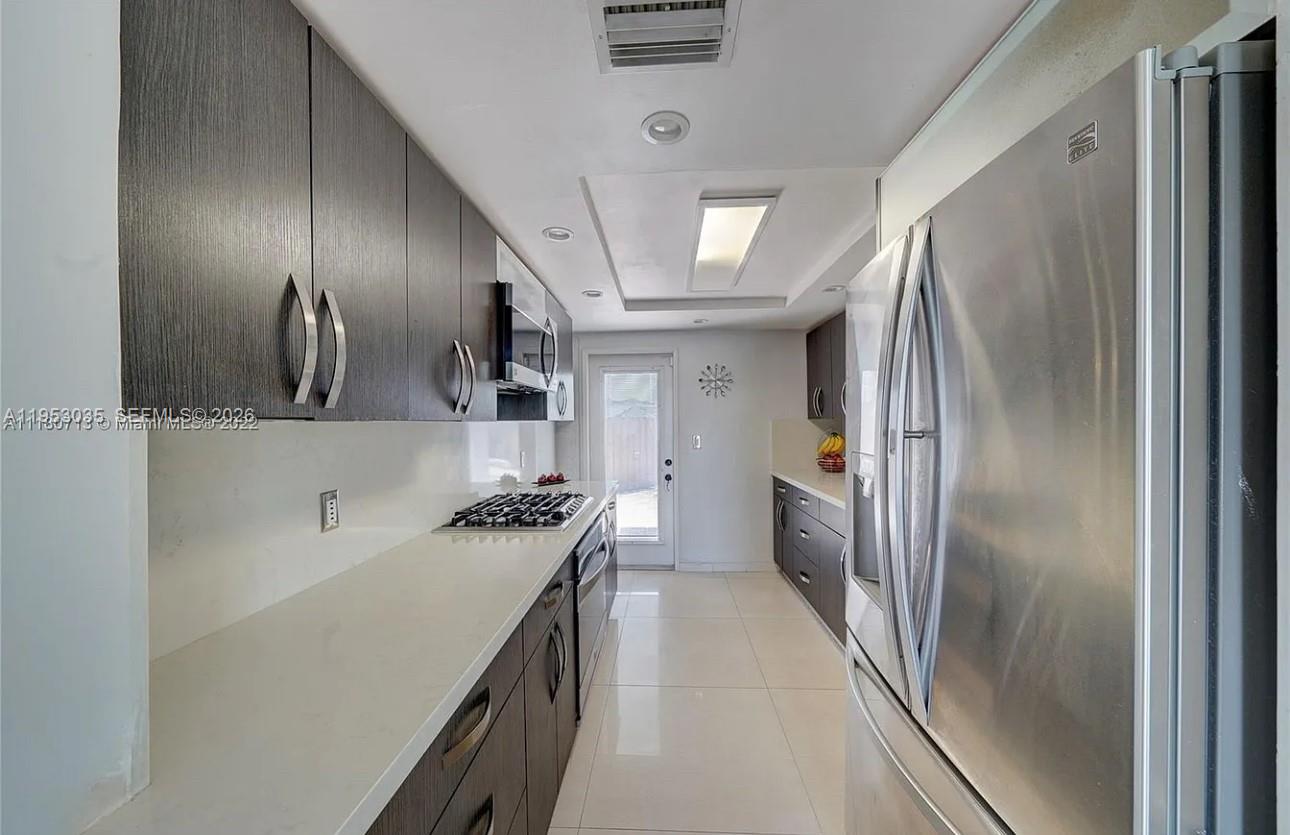 801 E 16th Pl Hialeah, FL 33010