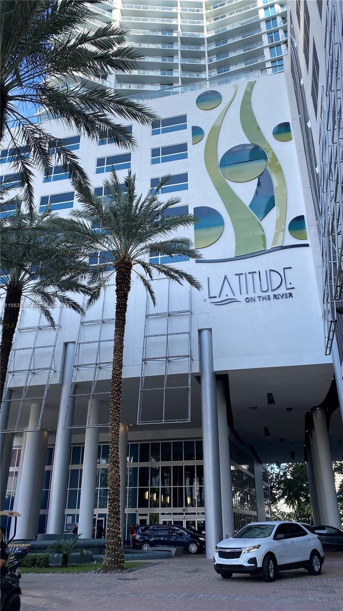 image Latitude on the River1