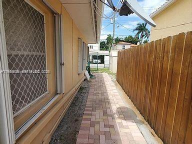 215 S 12th Ave #Back Hollywood, FL 33019