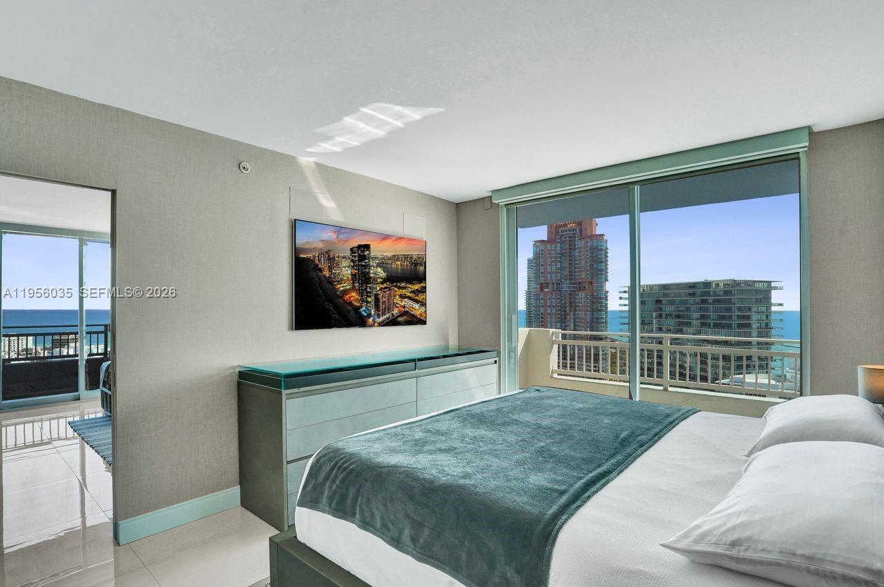 image Yacht Club at Portofino36