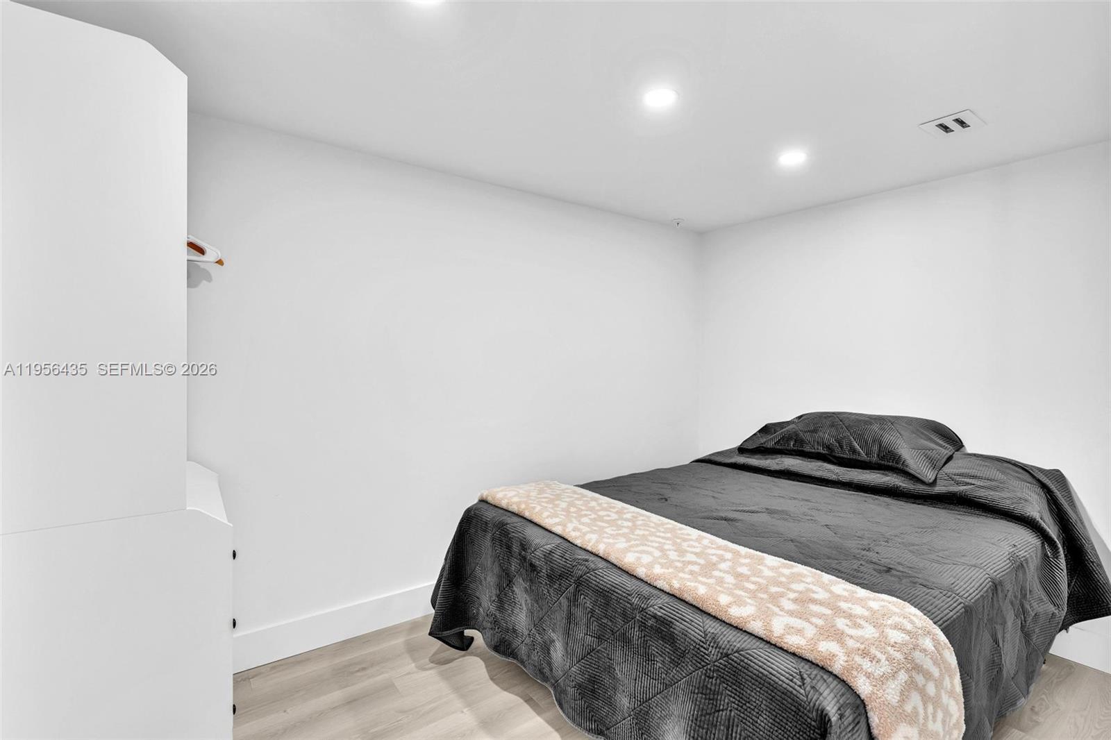 2625 Collins Ave #1109 Miami Beach, FL 33140