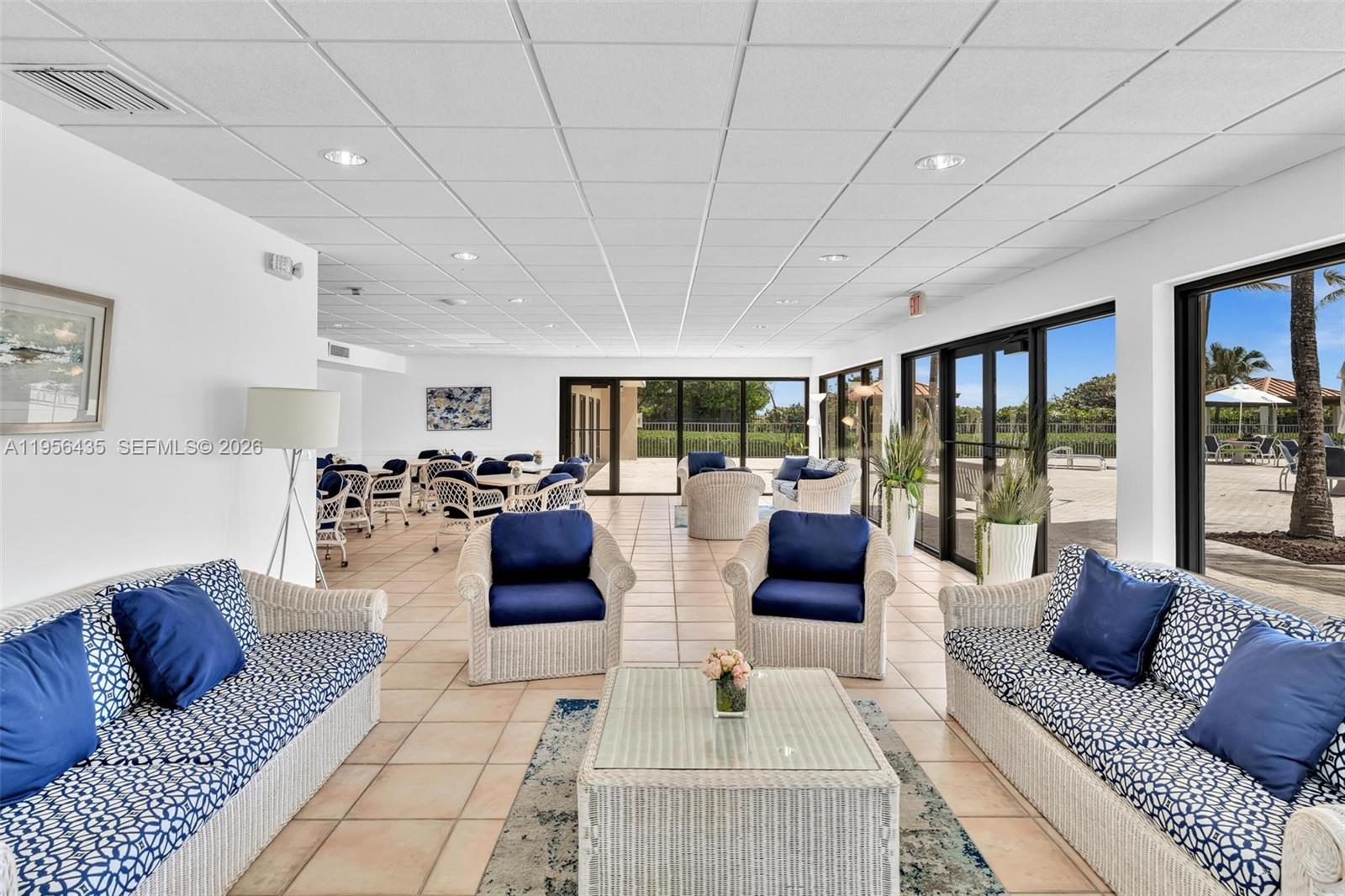 2625 Collins Ave #1109 Miami Beach, FL 33140